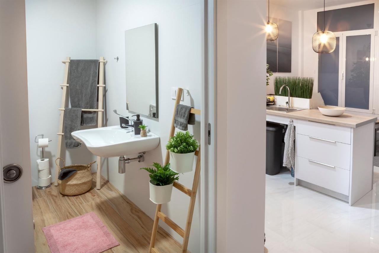 شقة Artistic Digital Retreat-Great Location Near Metro فالنسيا المظهر الخارجي الصورة